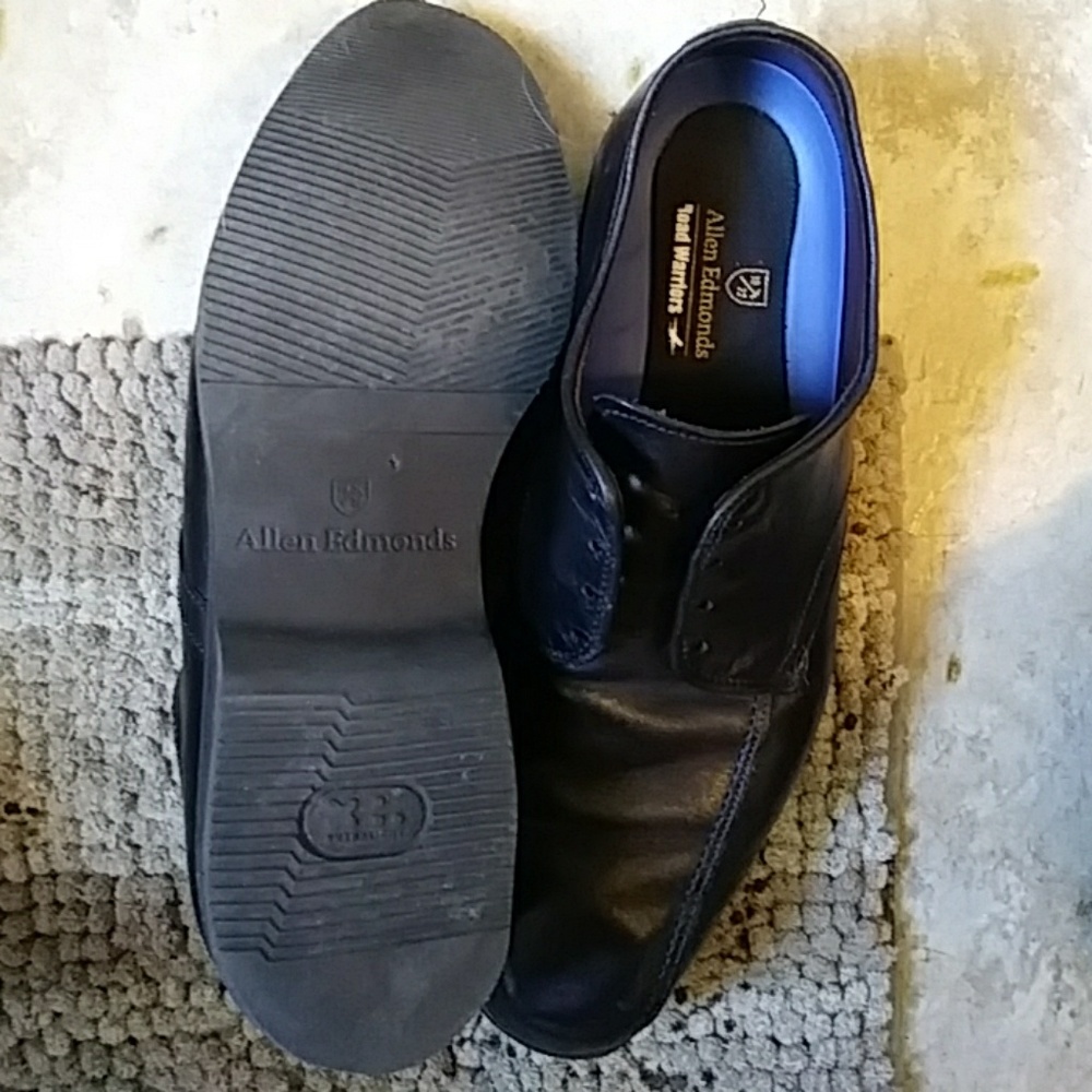 Allen Edmonds - Picture 2 of 5